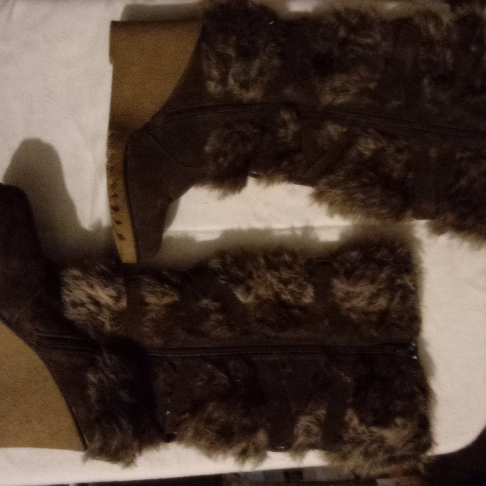 Limelight fur wedge boots